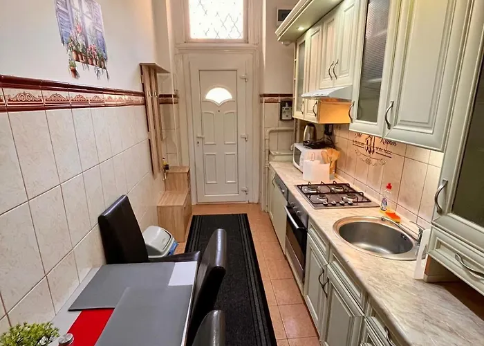 아파트 Kalvaria With Balcony And Ac 부다페스트